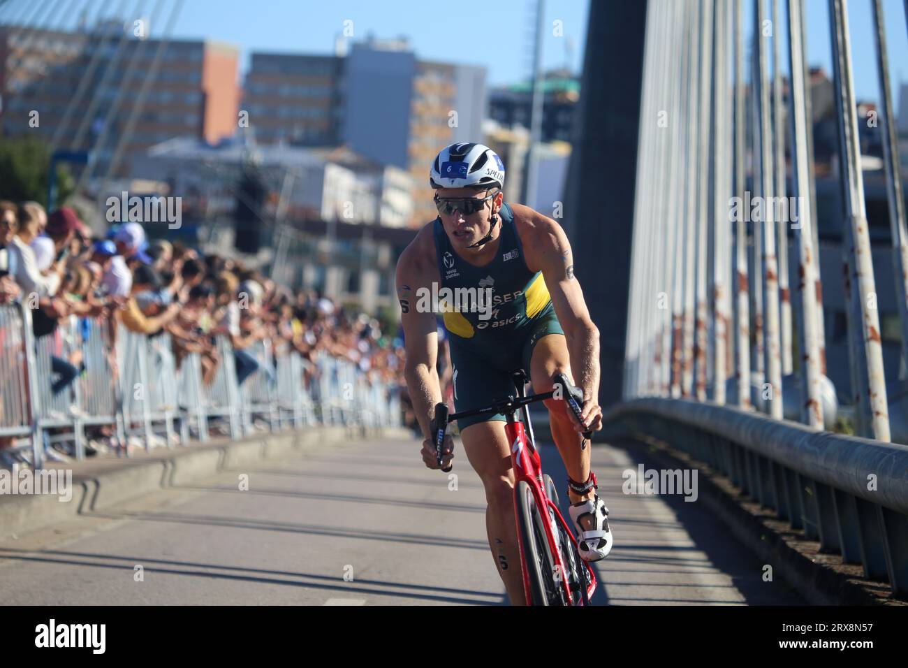 Pontevedra, Espagne, 23 septembre 2023 : le triathlète australien Matthew Hauser à l'épreuve de cyclisme lors du Championnat du monde élite de triathlon masculin 2023, le 23 septembre 2023, à Pontevedra, en Espagne. Crédit : Alberto Brevers / Alamy Live News. Banque D'Images