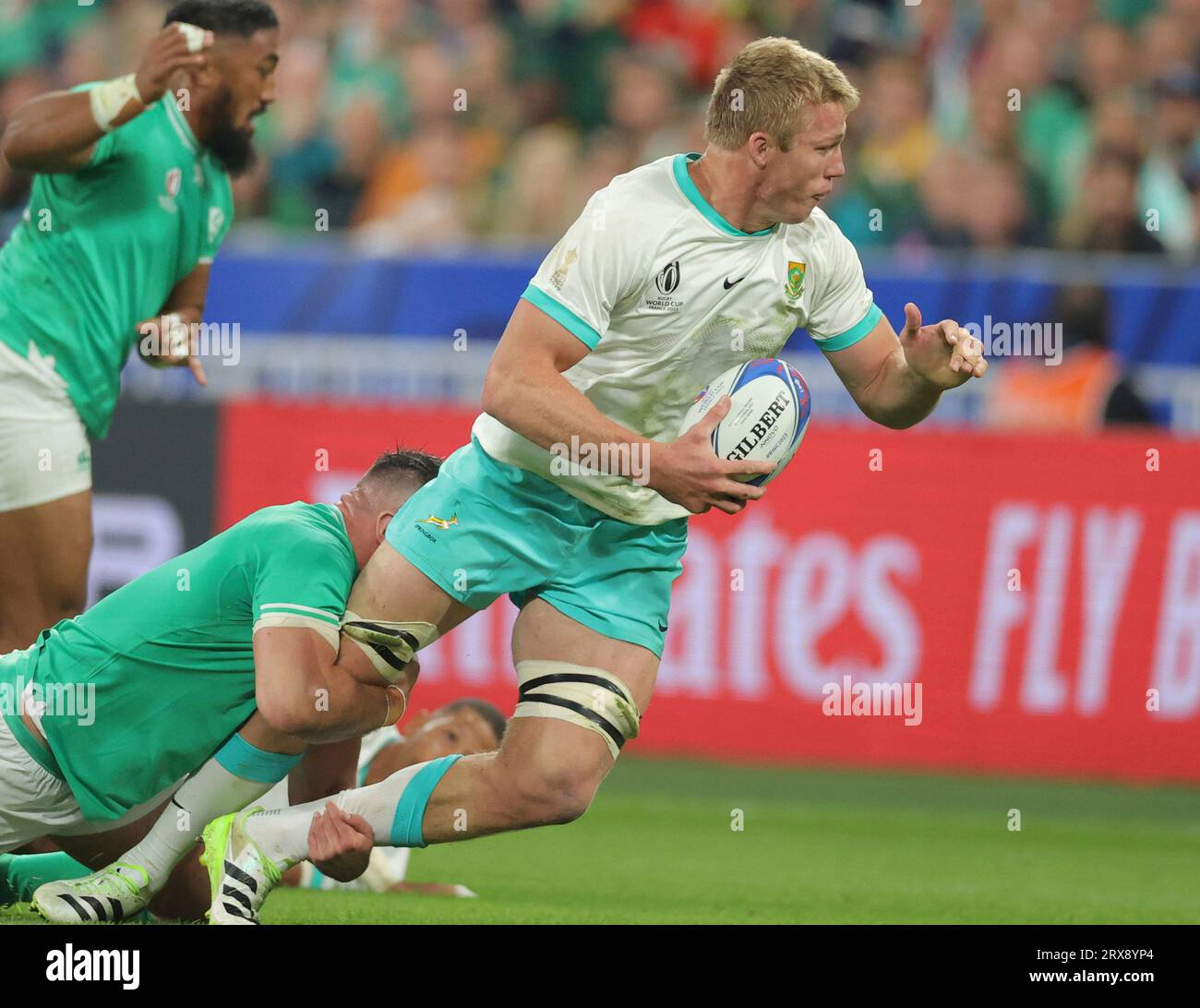 South Africa's PIETER-STEPH DU TOIT runs with a ball during the Rugby World Cup France 2023 Pool B match at Stadium Stade de France in Saint-Denis, Seine-Saint-Denis on Sept. 23, 2023. ( The Yomiuri Shimbun via AP Images ) Banque D'Images