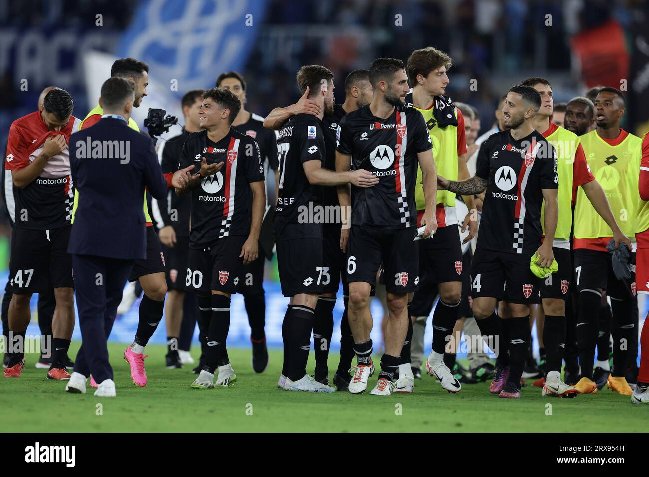 Monza célèbre le tirage au sort après le match de football Serie A entre SS Lazio et Associazione Calcio Monza au stade Olimpico de Rome, Italie, le 23 septembre 2023 Banque D'Images