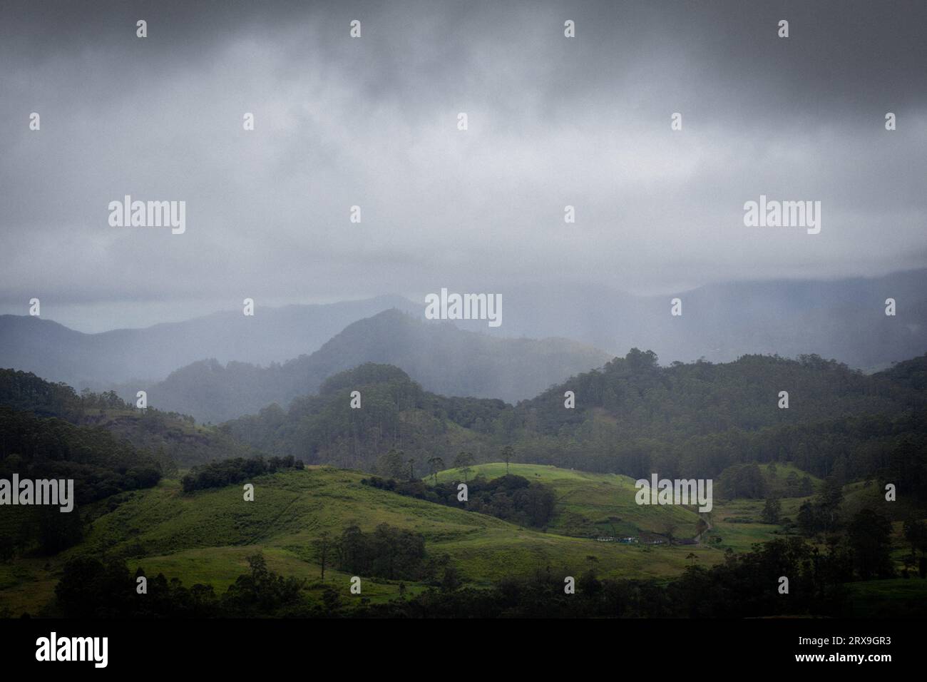 La belle vue depuis le sommet de Green Mountain au Sri Lanka Banque D'Images