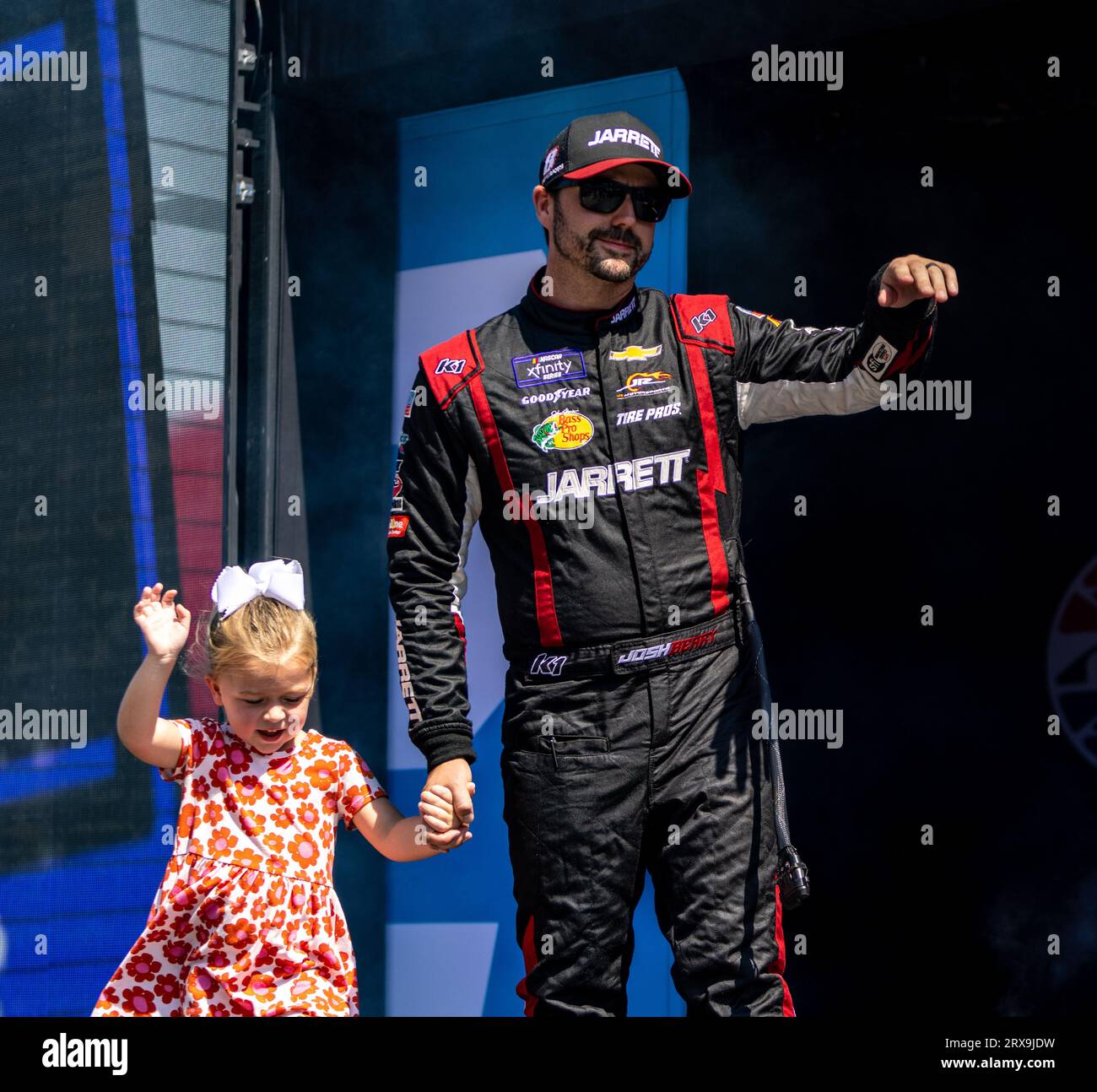 Fort Worth, Texas - 23 septembre 2023 : Josh Berry, pilote de la 8 Jarrett Logistics Chevrolet, en compétition dans la NASCAR Xfinity Series Andy's Frozen Custard 300 au Texas Motor Speedway. Crédit : Nick Paruch/Alamy Live News Banque D'Images