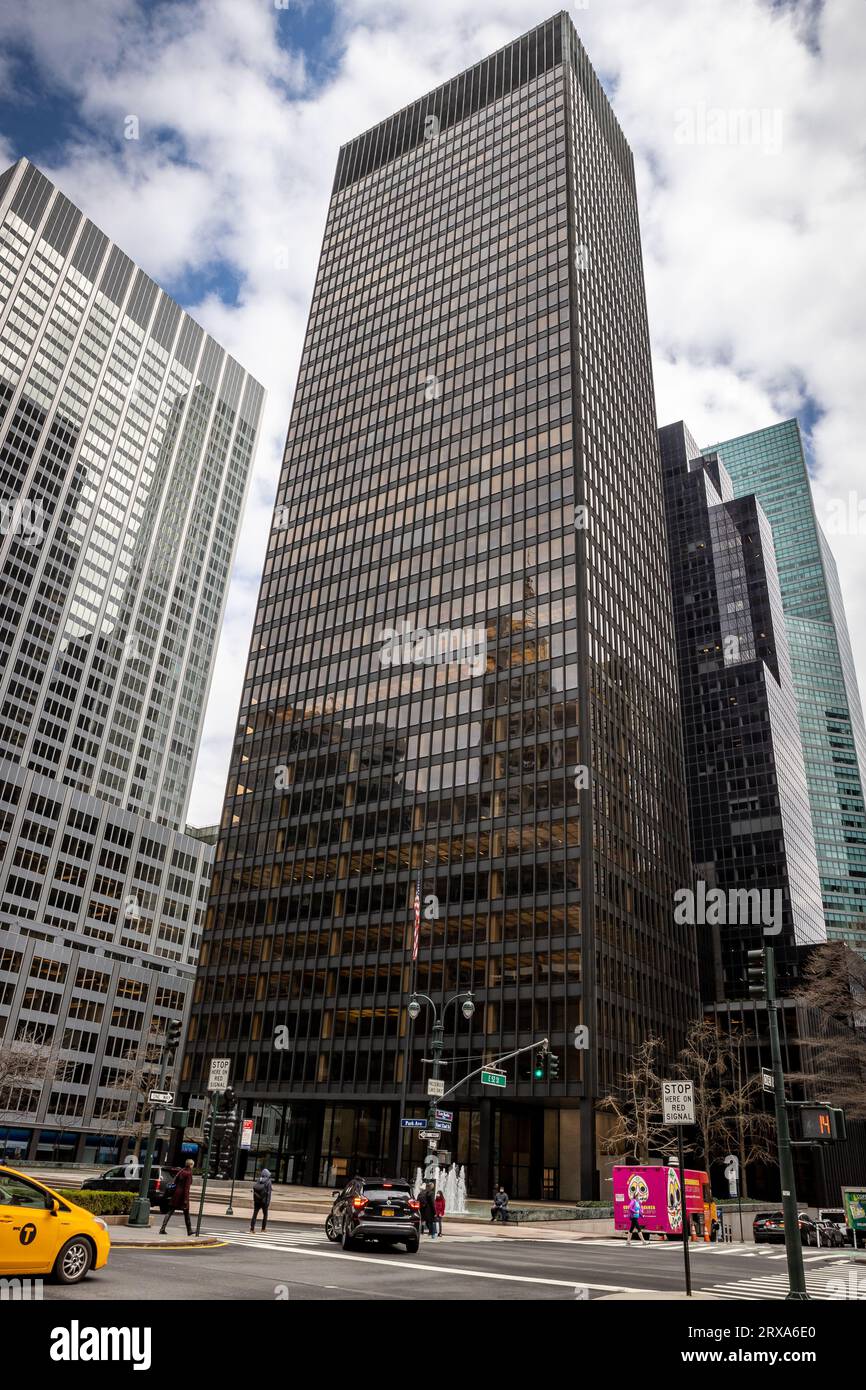 États-Unis, New York, New York City, Midtown Manhattan, Seagram Building, vue depuis Park Avenue Banque D'Images