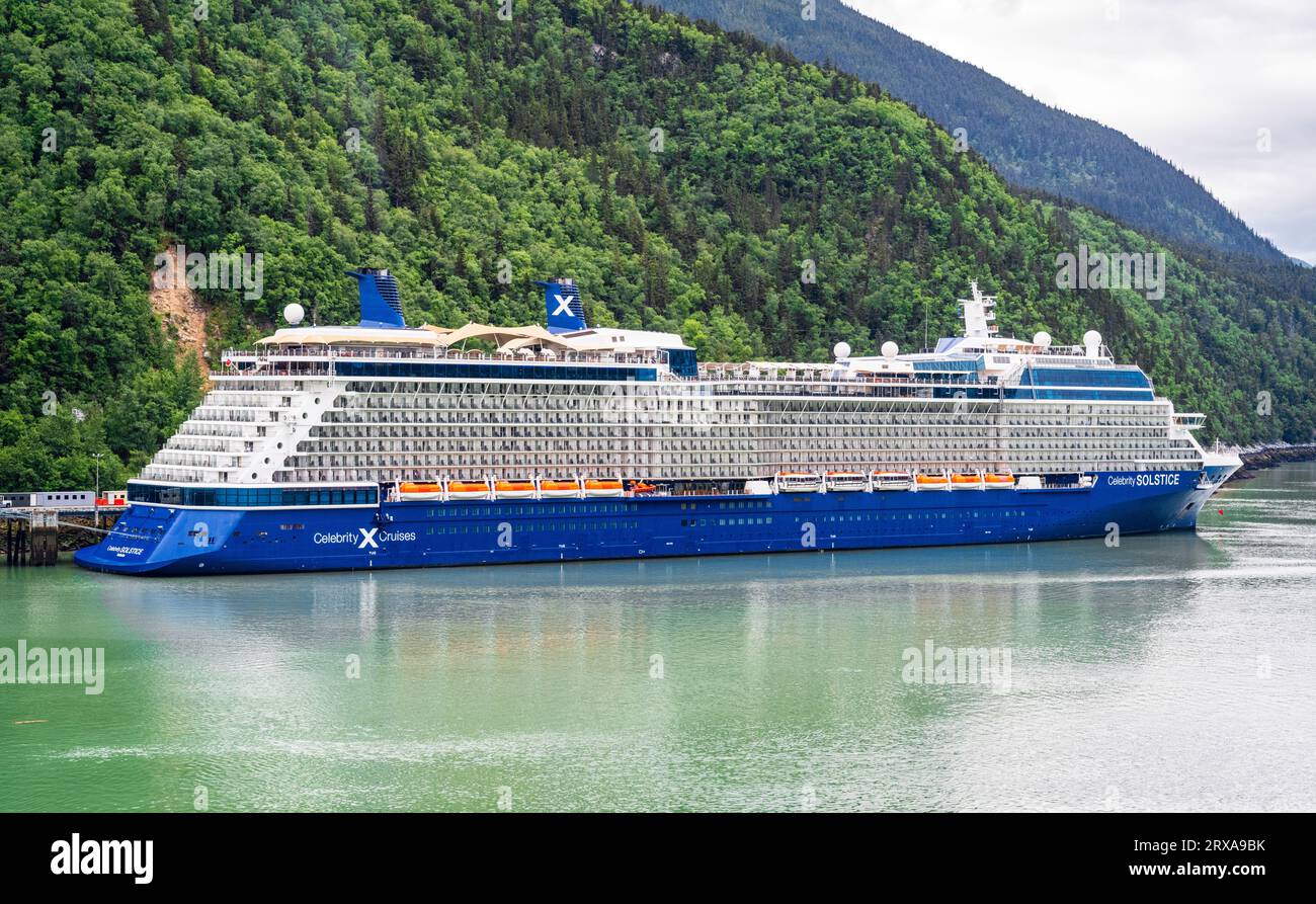 Celebrity Solstice (2008), navire de croisière de classe Solstice de Celebrity Cruises, amarré à Skagway, Alaska. Banque D'Images