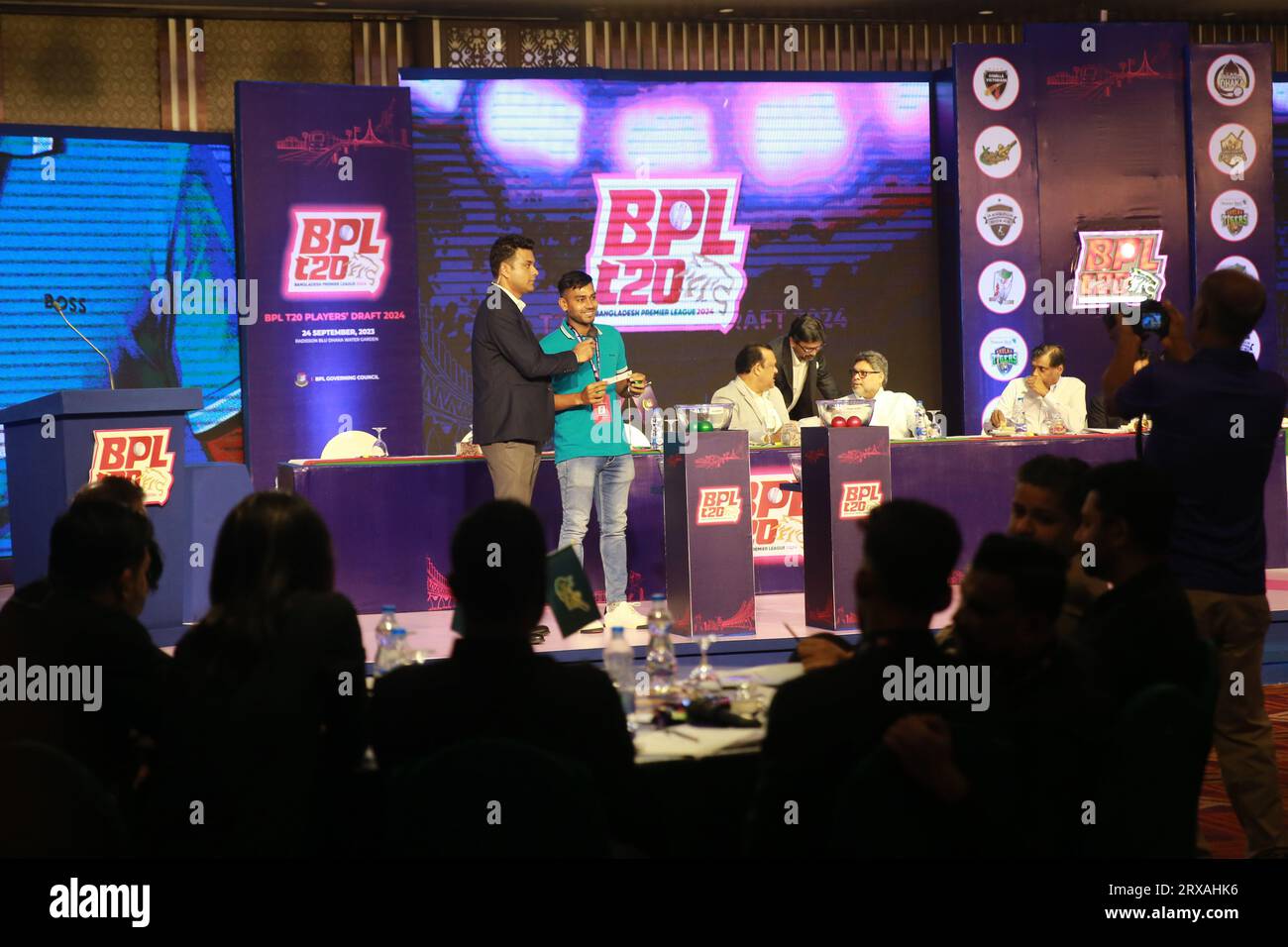 La 10e édition de la draft des playeres de la ligue T20 du Bangladesh Premier League (BPL) aura lieu au Radisson Blu Dhaka Water Garden Hotel, Bangladesh, du 24 au 19 septembre Banque D'Images