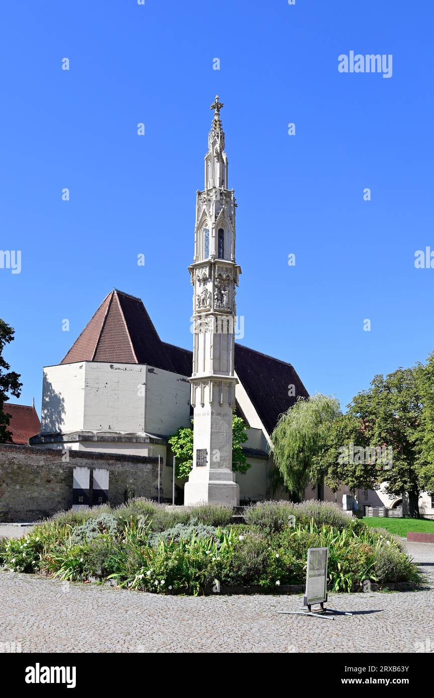 Klosterneuburg, Basse-Autriche, Autriche. Colonne de soutien (Tutzsäule) avec la chapelle Sebastian dans le fond de la chapelle Sebastian ChapelSebastian Banque D'Images