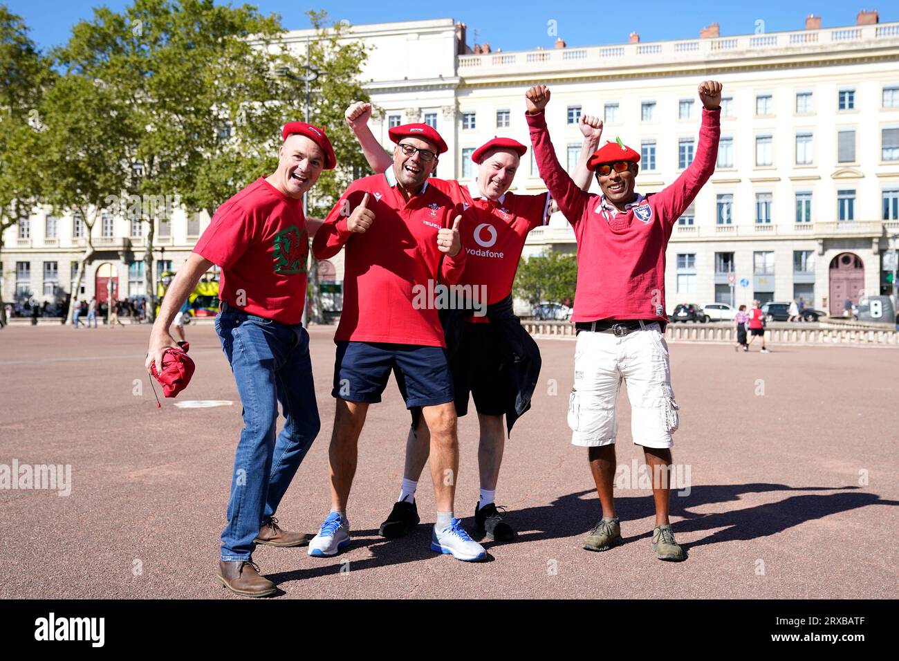 Bellecour école de coupe APPRENONS TOUTES LA COUPE य