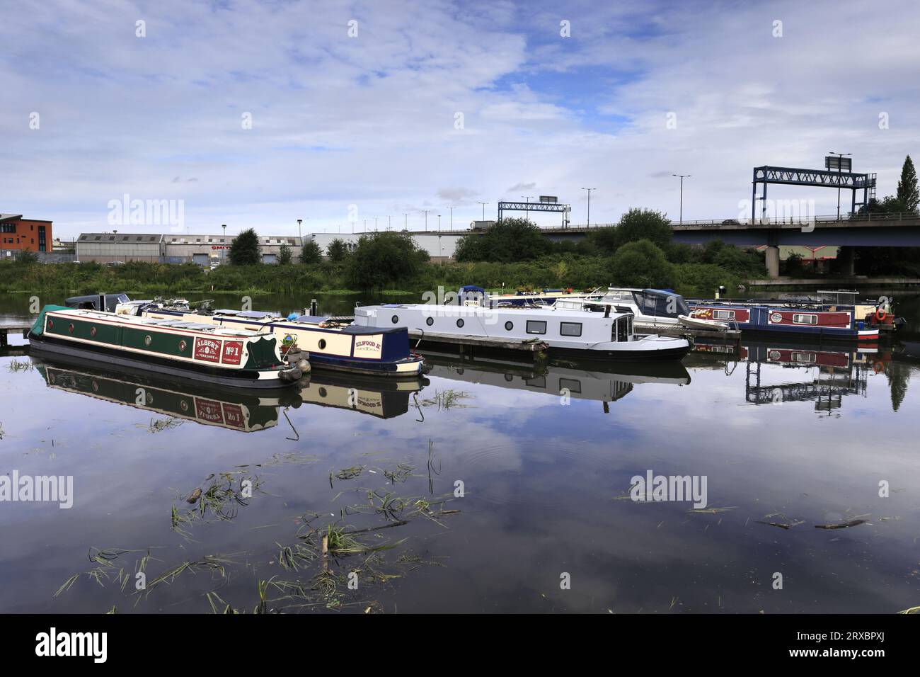 Bateaux de plaisance à Doncaster Wharf, rivière Don, South Yorkshire, Angleterre, Royaume-Uni Banque D'Images