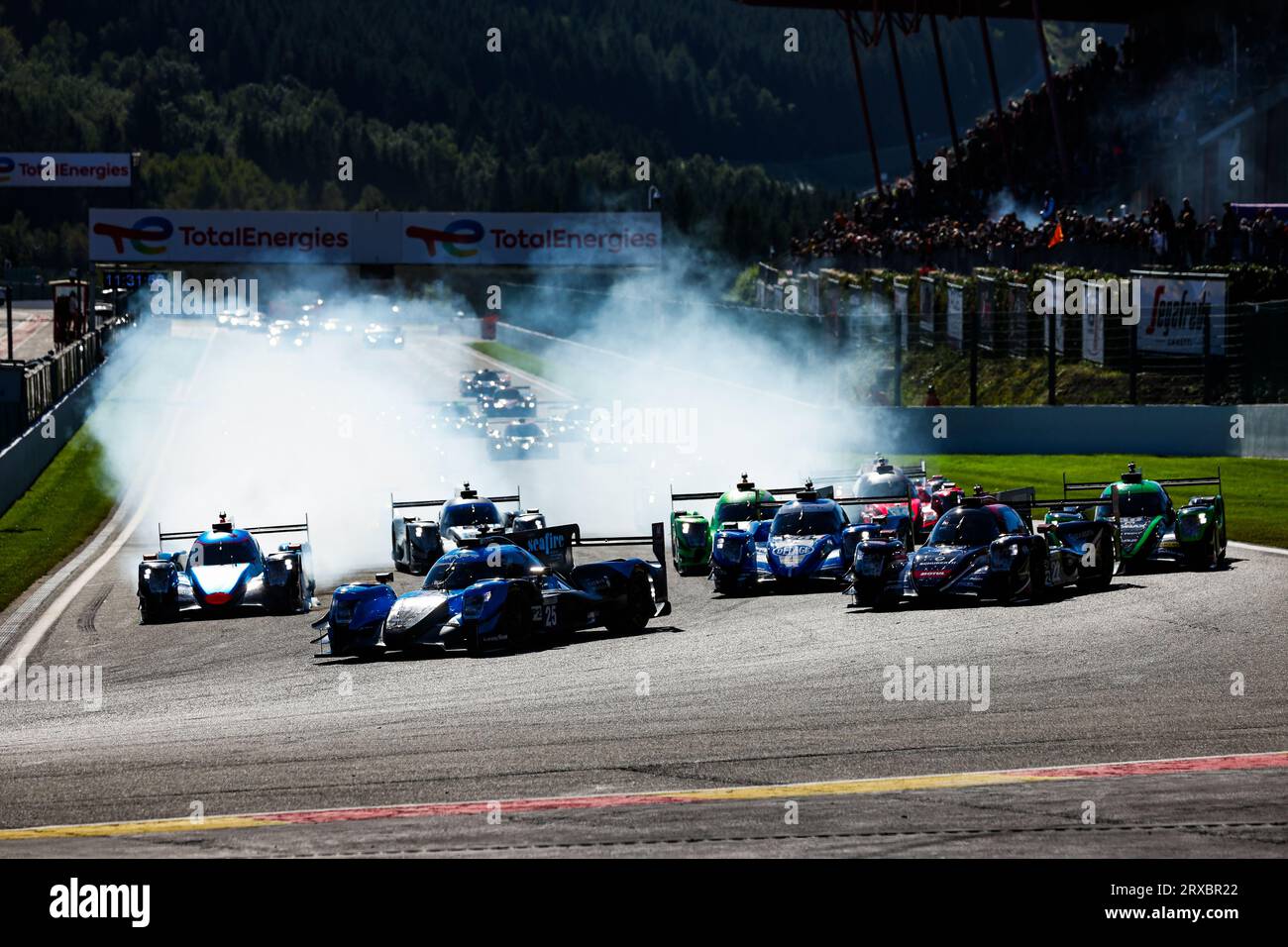 Stavelot, Belgique. 24 septembre 2023. Départ de la course : 25 SIMPSON Kyffin (usa), ALLEN James (aus), LYNN Alexander (gar), Algarve Pro Racing, Oreca Gibson 07 - Gibson, action lors des 4 heures de Spa-Francorchamps 2023, 4e manche des European le Mans Series 2023 sur le circuit de Spa-Francorchamps du 22 au 24 septembre, 2023 à Stavelot, Belgique - photo Florent Gooden/DPPI crédit : DPPI Media/Alamy Live News Banque D'Images