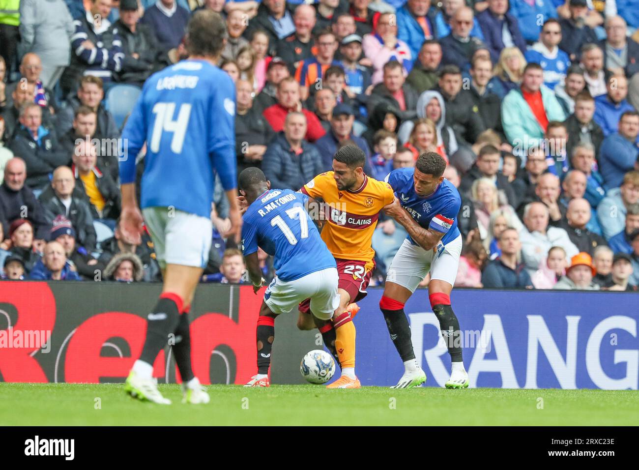 Glasgow, Royaume-Uni. 24 septembre 2023. Les Rangers ont affronté Motherwell au stade Ibrox, Glasgow, Swotland, Royaume-Uni dans un match de football Scottish Premiership. Avant match, Motherwell sont au-dessus des Rangers dans la ligue, avec seulement un point de différence. Crédit : Findlay/Alamy Live News Banque D'Images
