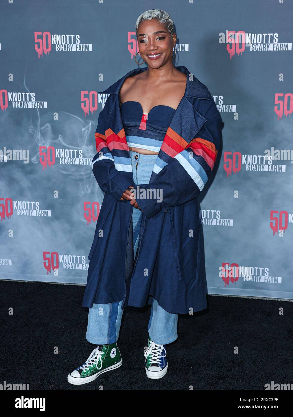 Buena Park, États-Unis. 23 septembre 2023. BUENA PARK, COMTÉ D'ORANGE, CALIFORNIE, États-Unis - SEPTEMBRE 23 : la comédienne et actrice américaine Tiffany Haddish arrive à Knott's Scary Farm 50th Anniversary Celebrity Black Carpet qui s'est tenu à Knott's Berry Farm le 23 septembre 2023 à Buena Park, comté d'Orange, Californie, États-Unis. (Photo de Xavier Collin/image Press Agency) crédit : image Press Agency/Alamy Live News Banque D'Images