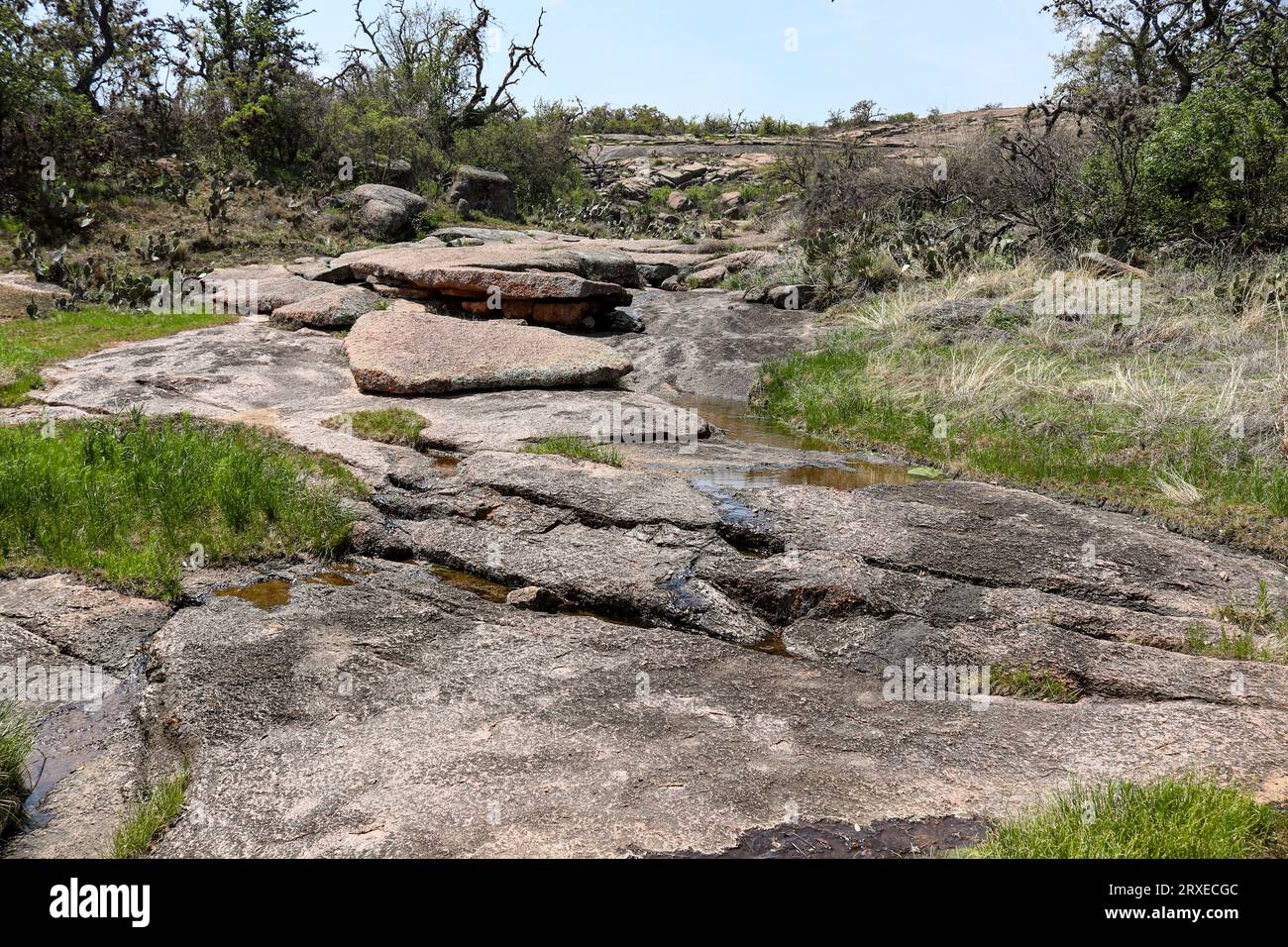 Pierres géologiques granitiques et formations rocheuses dans le Texas Hill Country, Enchanted Rock State Park, Texas Banque D'Images