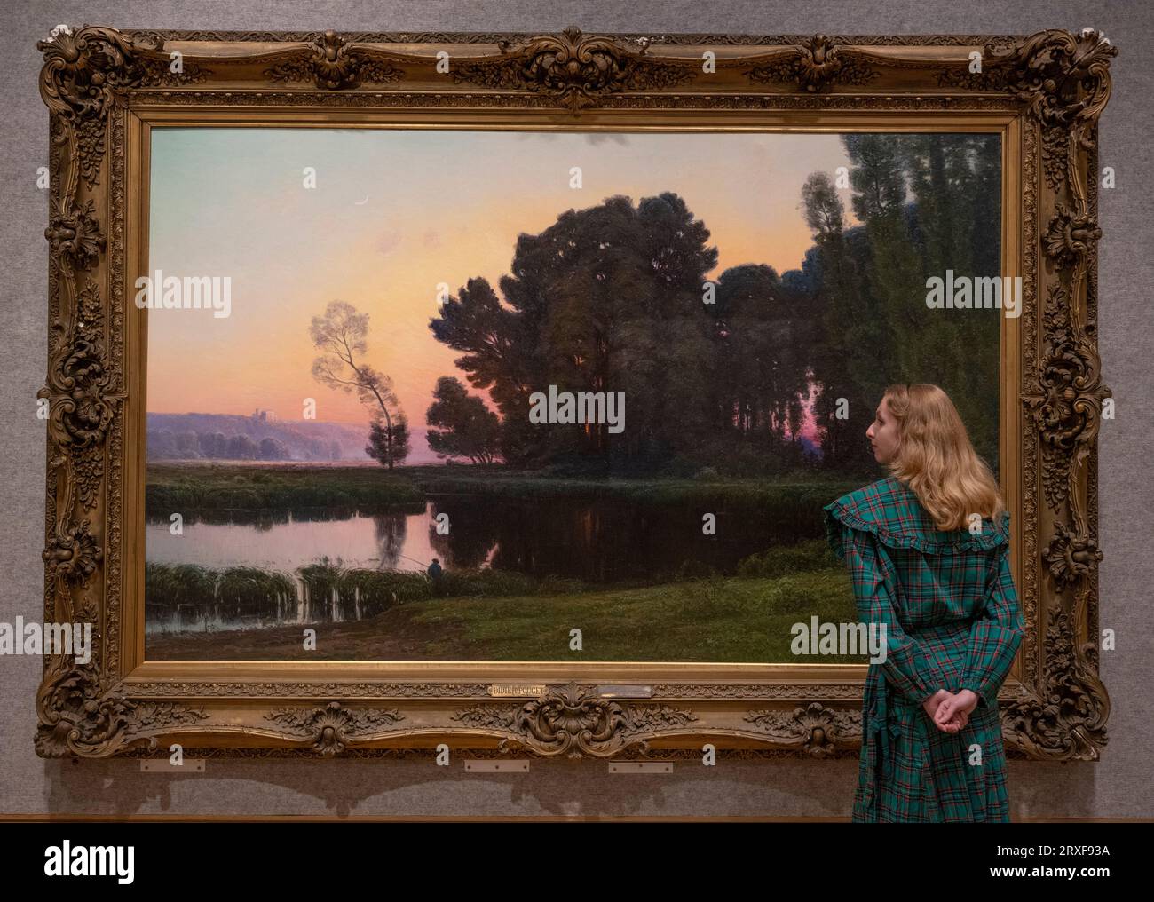 Bonhams, Londres, Royaume-Uni. 25 septembre 2023. La vente d'art impressionniste britannique et du 19e siècle a lieu à Bonhams le 27 septembre. Travaux : William Didier-Pouget, Soleil levant, vallée de la Dordogne, estimation £8 000-12.000. Crédit : Malcolm Park/Alamy Live News Banque D'Images