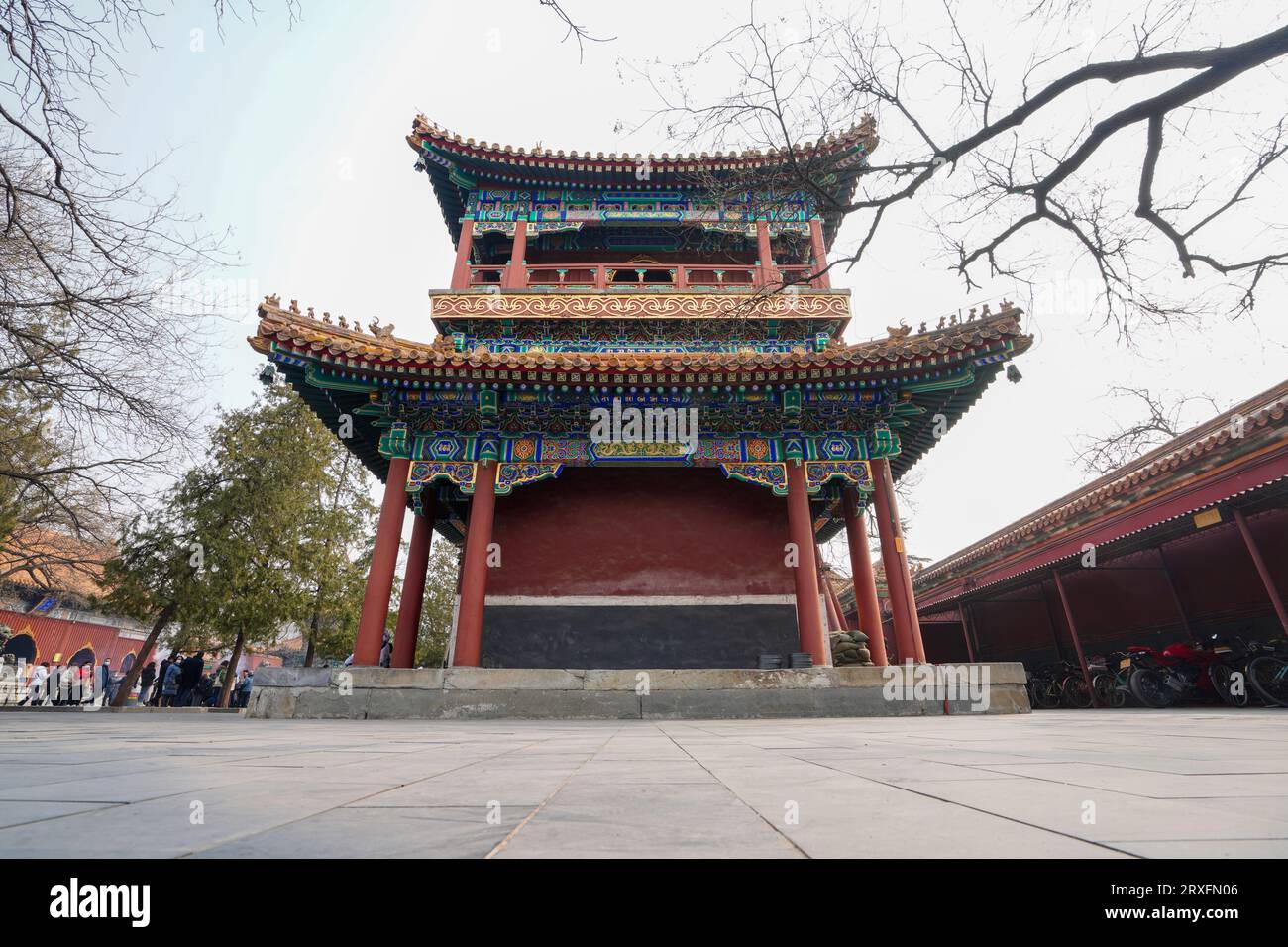 Pékin - Chine, 27 février 2023 : Tour du tambour du temple Yonghe à Pékin. Banque D'Images