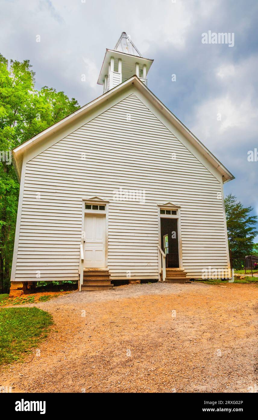 Musée de l'église méthodiste et site historique par jour de pluie à Cades Cove dans le parc national des Great Smoky Mountains du côté Tennessee du parc. Banque D'Images