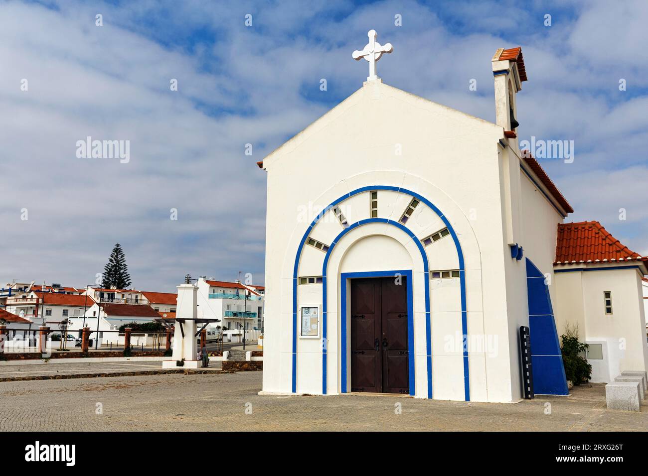 Chapelle, Capela da Nossa Senhora do Mar, village de pêcheurs de Zambujeira do Mar, Alentejo, Portugal Banque D'Images