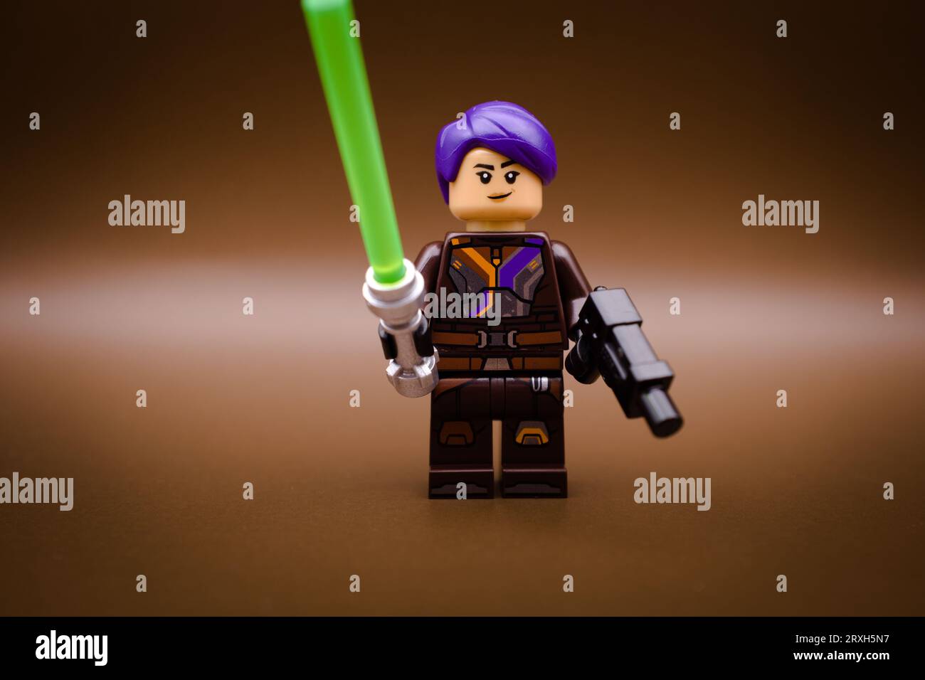 Sabine Wren prête à se battre aux côtés d'Ahsoka Tano Banque D'Images