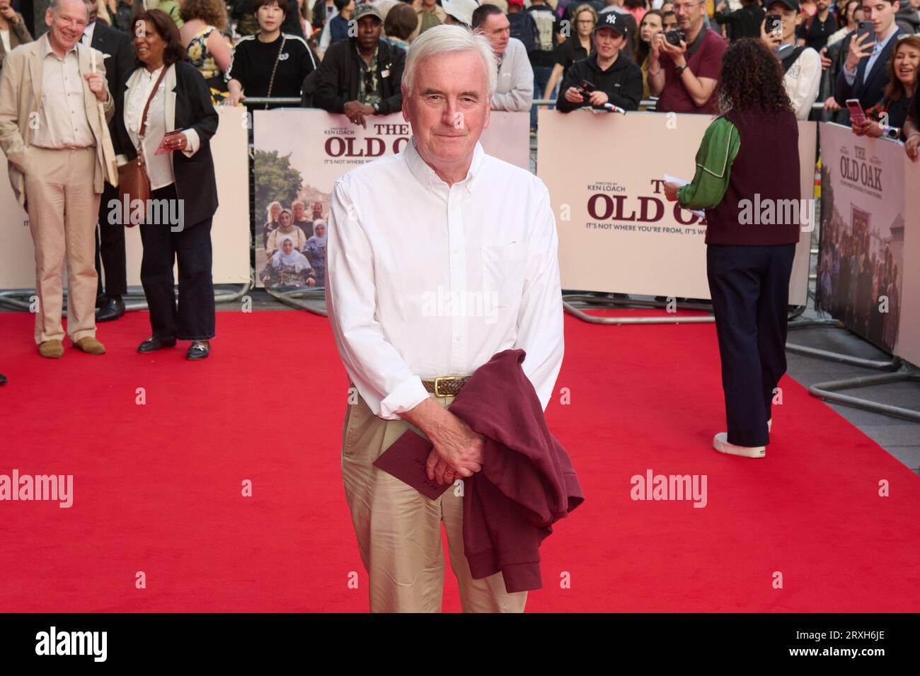 Londres, Royaume-Uni . 25 septembre 2023 . John McDonnell photographié lors de la première The Old Oak qui s'est tenue au vue West End Leicester Square. Crédit : Alan D West/EMPICS/Alamy Live News Banque D'Images