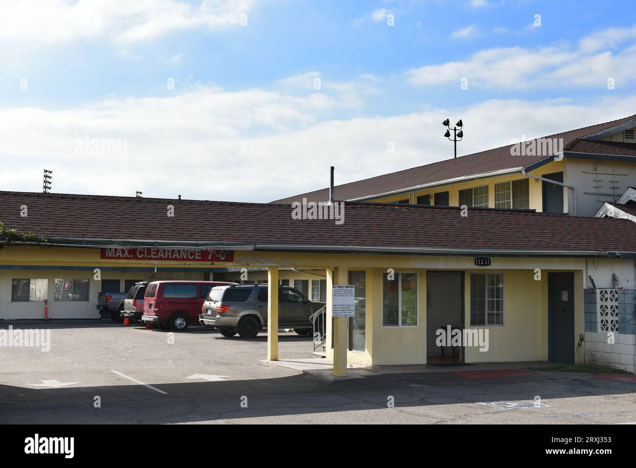 STANTON, CALIFORNIE - 17 SEPTEMBRE 2023 : le Jade Palace Motel sur Beach Boulevard, Highway 39. Banque D'Images