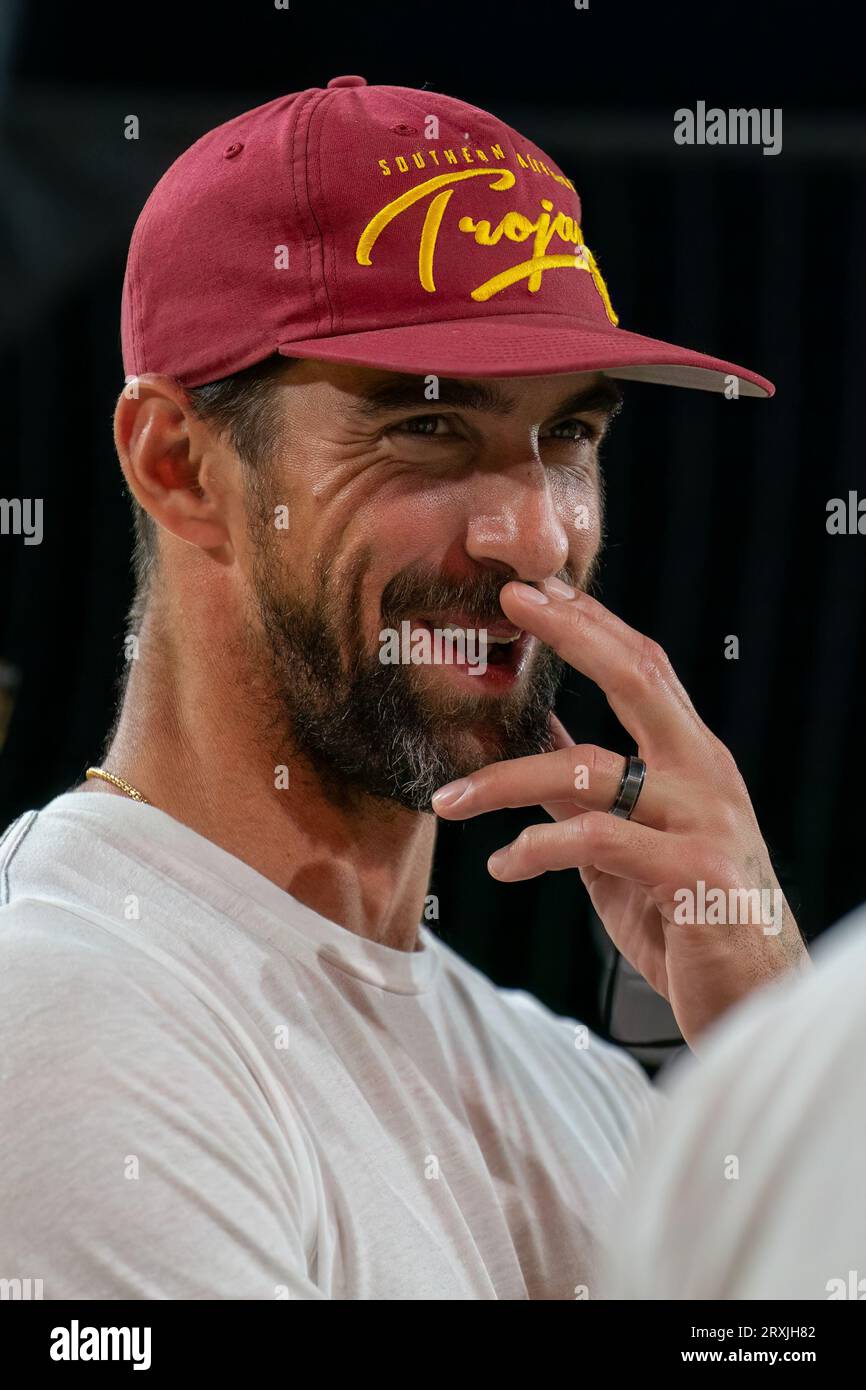 Médaillé d'or olympique Michael Phelps lors d'un match de football de la NCAA entre les Trojans de l'Université de Californie du Sud et les Sun Devils de l'Arizona State, samedi 23 septembre 2023, à Tempe, Arizona. La Californie du Sud a battu Arizona State 42-28 (Marcus Wilkins/image of Sport) Banque D'Images