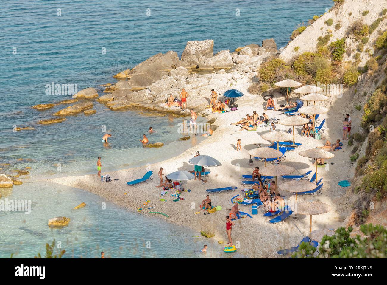 Zakynthos, Grèce 25 juillet 2023. Les gens profitent de l'été à la plage de Xigia sur l'île de Zakynthos en Grèce. Banque D'Images