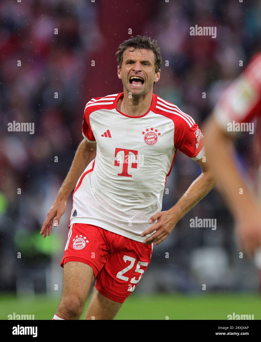 Thomas Mueller du FC Bayern Muenchen FC Bayern Muenchen vs FC Augsburg Fussball 1. Bundesliga saison 2023/24 2. Spieltag 27.08.2023 Allianz Arena © diebilderwelt / Alamy stock Banque D'Images
