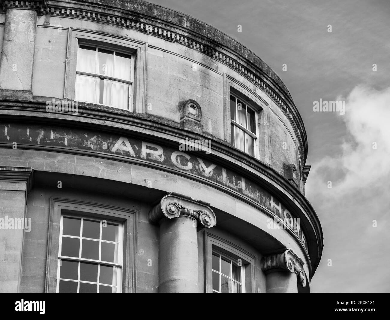 Noir et blanc, lettrage, Argyll Hotel, Bath, Somerset, Angleterre, Royaume-Uni, GB. Banque D'Images