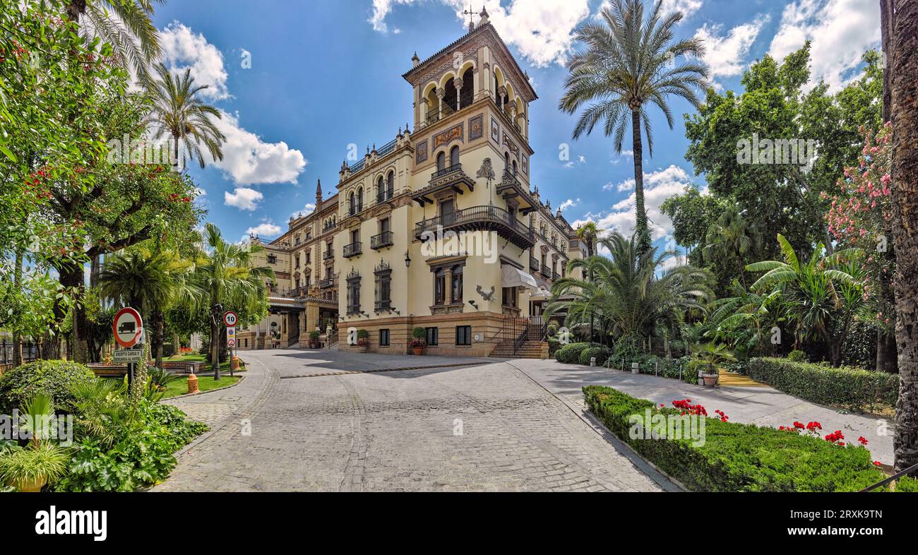 Extérieur de l'Hôtel Alfonso XIII en été, Séville, Andalousie, Espagne Banque D'Images