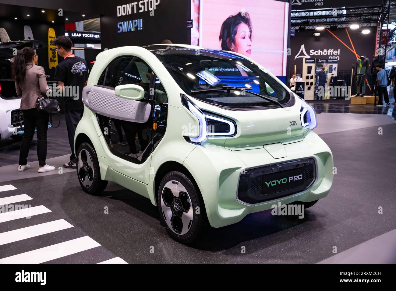 XEV Yoyo Pro voiture électrique imprimée en 3D au salon de l'automobile IAA Mobility 2023 à Munich, Allemagne - 4 septembre 2023. Banque D'Images XEV Yoyo Pro voiture électrique imprimée en 3D au salon de l'automobile IAA Mobility 2023 à Munich, Allemagne - 4 septembre 2023. Banque D'Images
