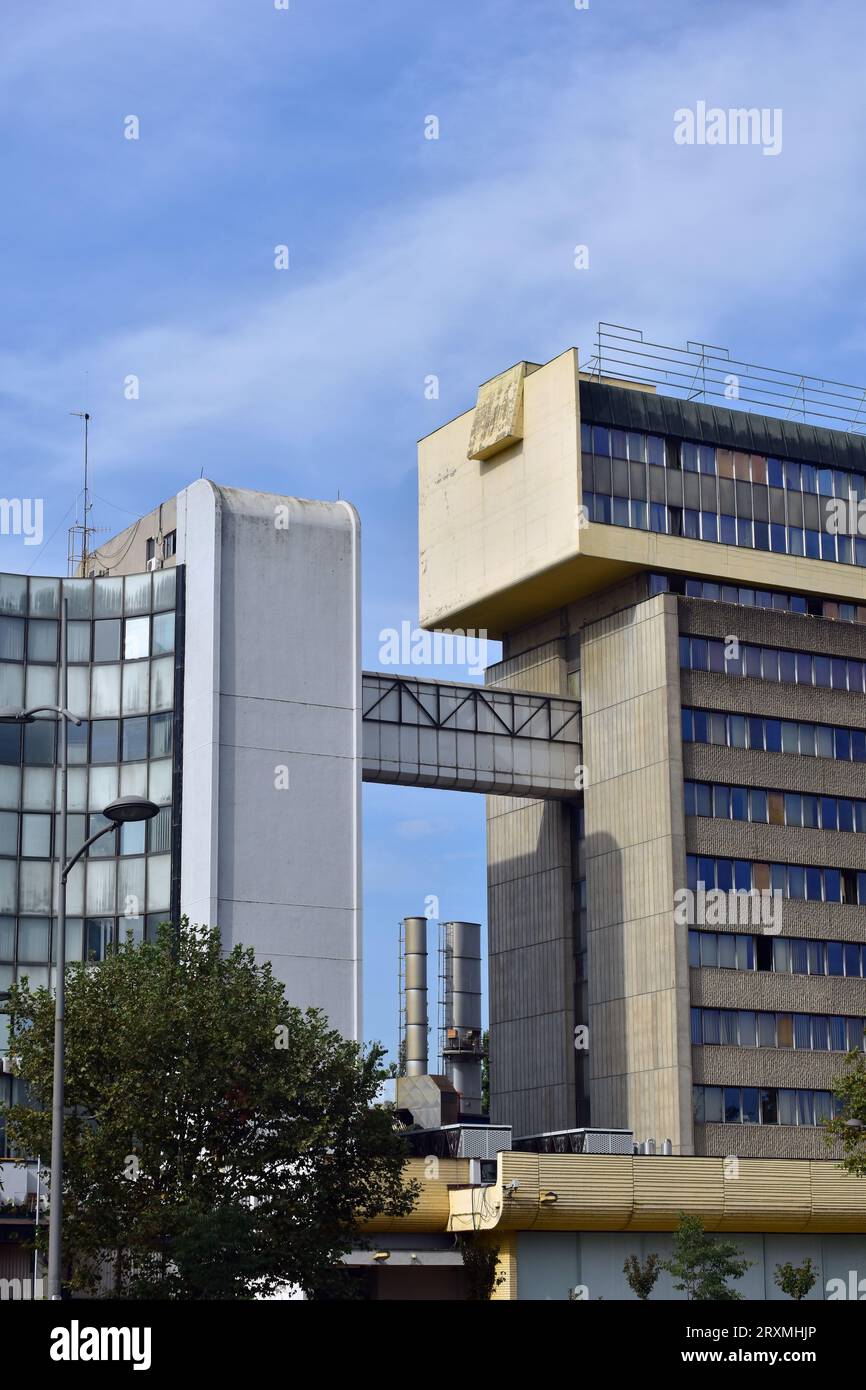 Bâtiment d'affaires style Brutalism des années 1980 Architecture brutaliste. Banque D'Images