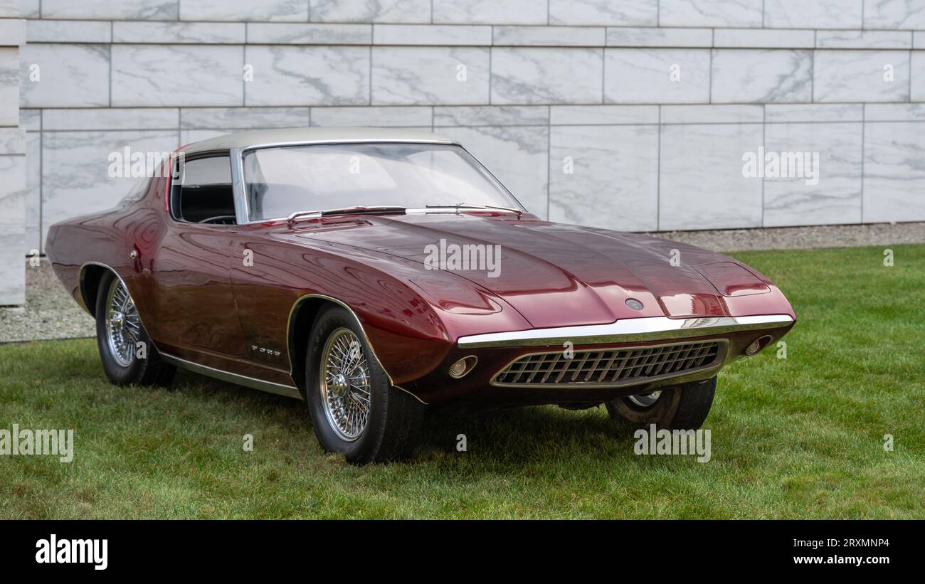 DETROIT, MI/USA - 23 SEPTEMBRE 2023 : une Ford (pas Mercury) Cougar II concept car 1963, Detroit Concours 'd Elegance. Banque D'Images