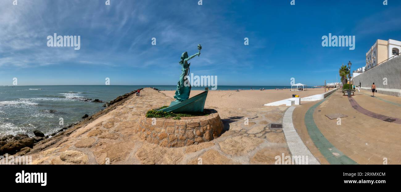 Rota, Cadix, Espagne - 23 septembre 2023 : vue sur la plage de Costilla et la sculpture à la liberté, à Rota, une ville côtière dans la province de Cadix, in Banque D'Images