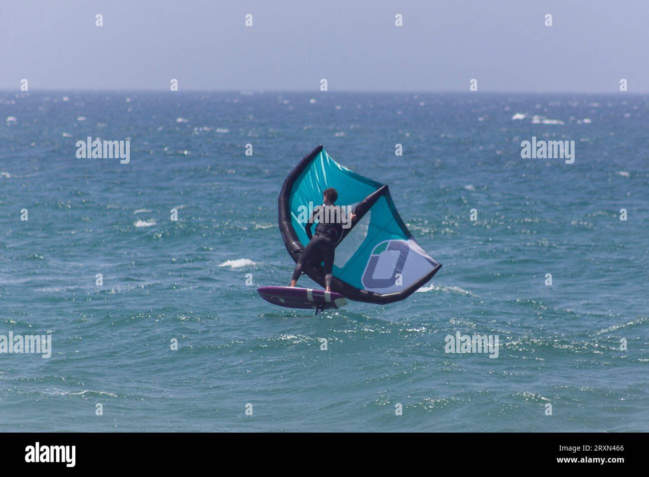 kitesurf à Praia da Foz do Lizandro Ericeira Portugal Banque D'Images