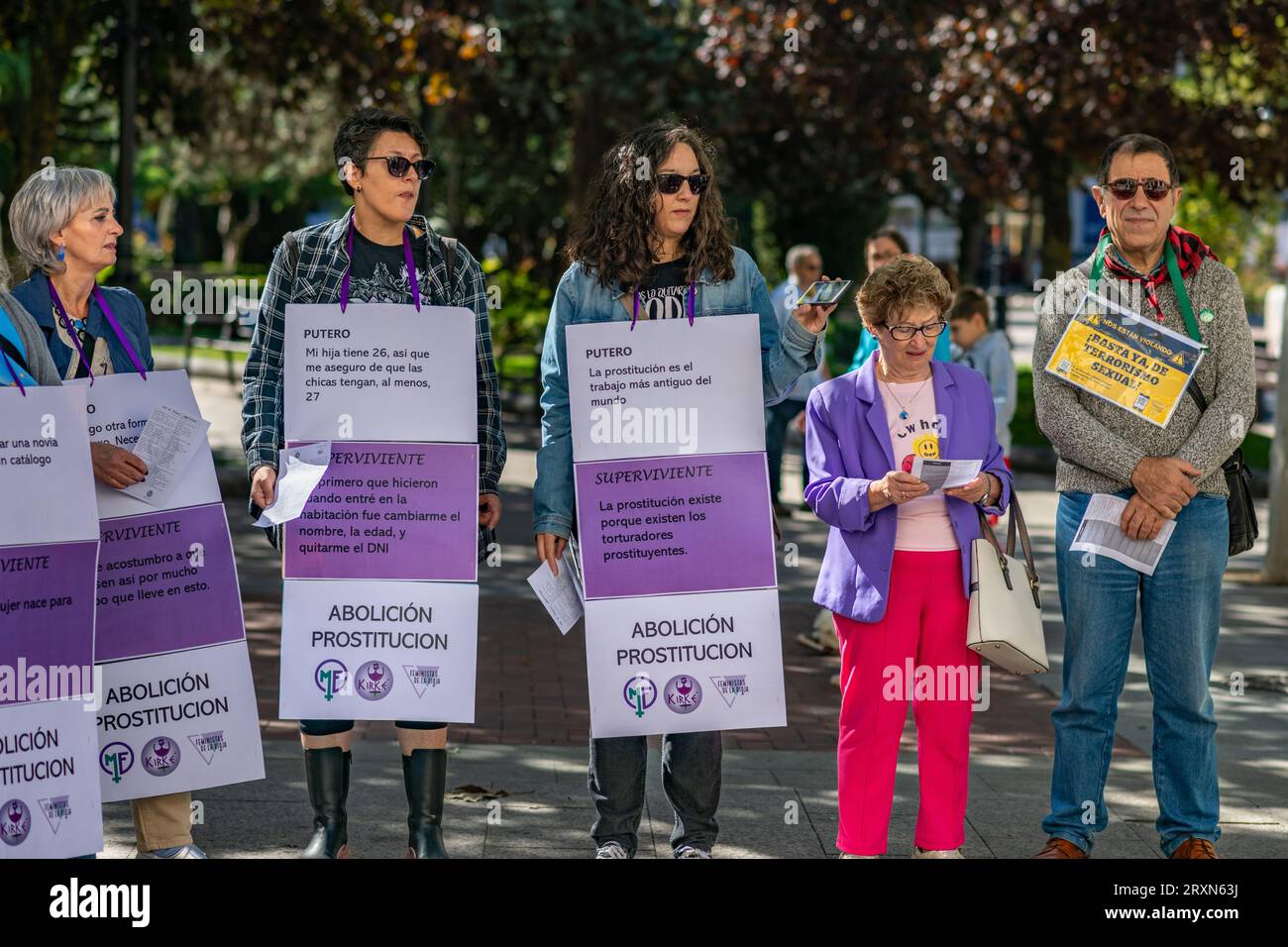 Logroño, la Rioja, Espagne - 23 septembre 2023. Les associations féministes abolitionnistes manifestent contre la légalisation de la prostitution dans LogR Banque D'Images