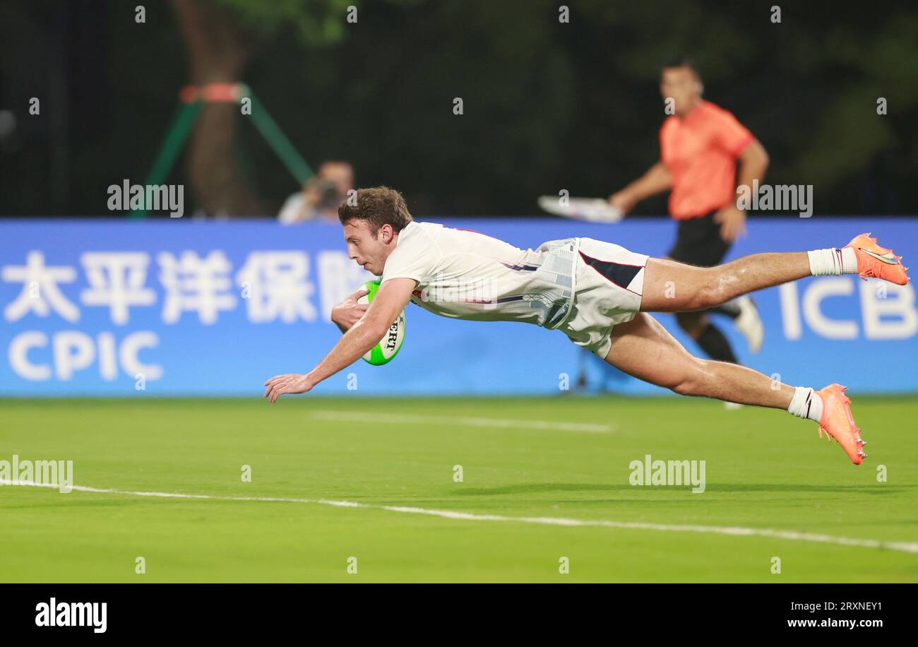 Hangzhou, province chinoise du Zhejiang. 26 septembre 2023. Liam Martin Doherty, de Hong Kong, participe au match pour la médaille d'or masculine de Rugby Sevens entre Hong Kong et la Corée du Sud aux 19e Jeux asiatiques à Hangzhou, dans la province du Zhejiang, dans l'est de la Chine, le 26 septembre 2023. Crédit : REN Zhenglai/Xinhua/Alamy Live News Banque D'Images