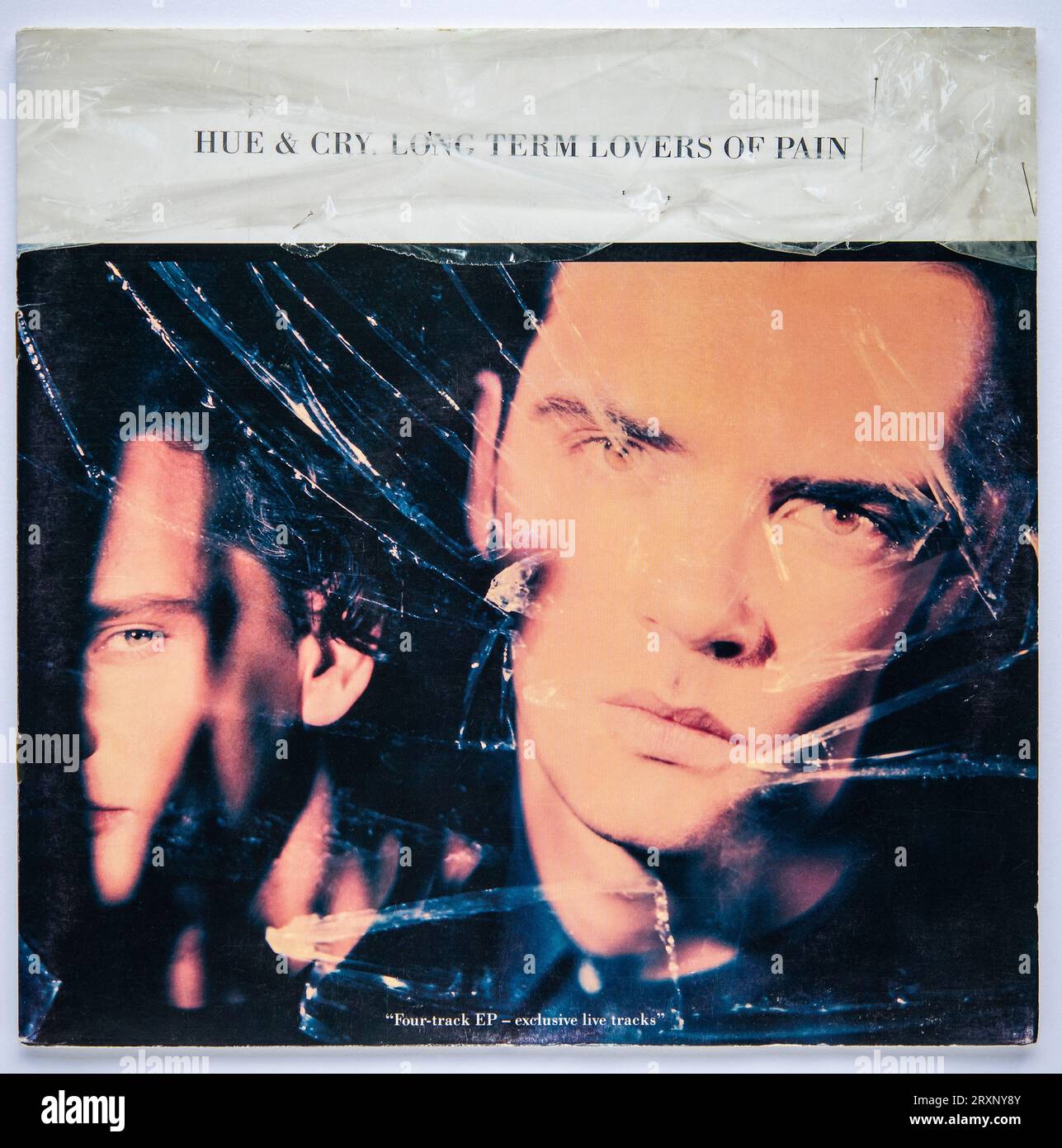 Couverture photo de la version unique de 10 pouces de long Term Lovers of pain de Hue et Cry, qui a été publié en 1991 Banque D'Images