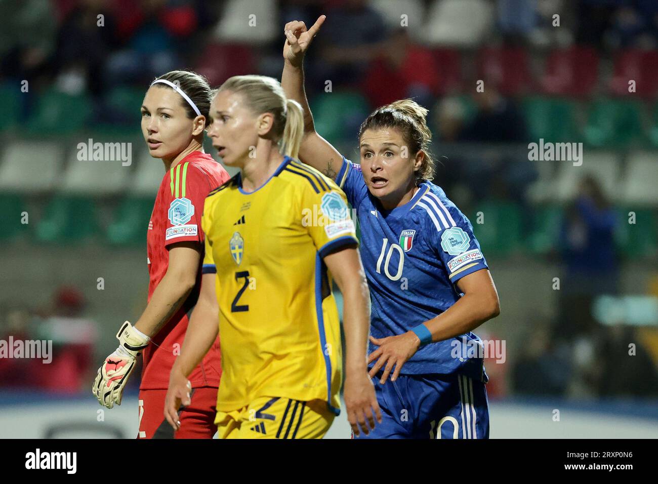 Castel Di Sangro, Italie. 26 septembre 2023. Cristiana Girelli, italienne, a manifesté lors de la Ligue des Nations féminines de l'UEFA Un match de football 2023/204 entre l'Italie et la Suède au stade Teofilo Patini à Castel di Sangro (Italie), le 26 septembre 2023. Crédit : Insidefoto di andrea staccioli/Alamy Live News Banque D'Images