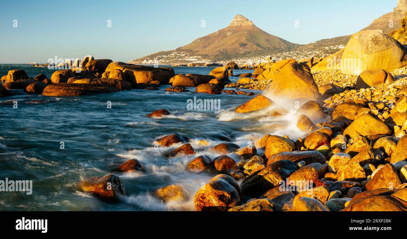 Rive rocheuse de la réserve naturelle Oudekraal, Banque D'Images