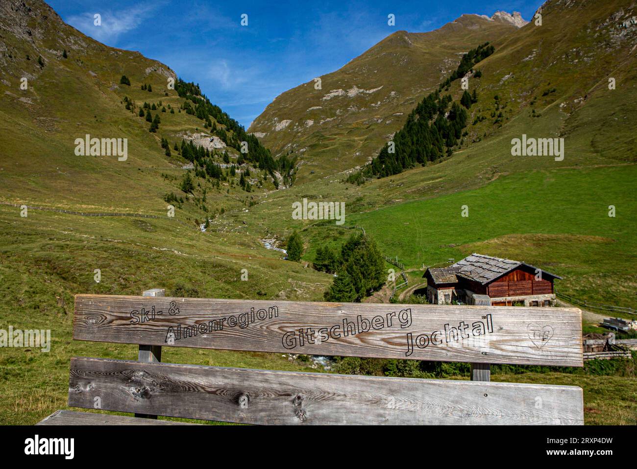 Die Fane Alm im hinteren Valler Tal Südtirol Italien ist ein Almdorf, das im Mittelalter als Lazarett für Pest- und cholera-Kranke entstanden ist. Fane Alm *** le Fane Alm dans la vallée arrière de Valler Tyrol du Sud l'Italie est un village alpin qui a vu le jour au Moyen âge comme un hôpital pour la peste et le choléra malade Fane Alm crédit : Imago / Alamy Live News Banque D'Images