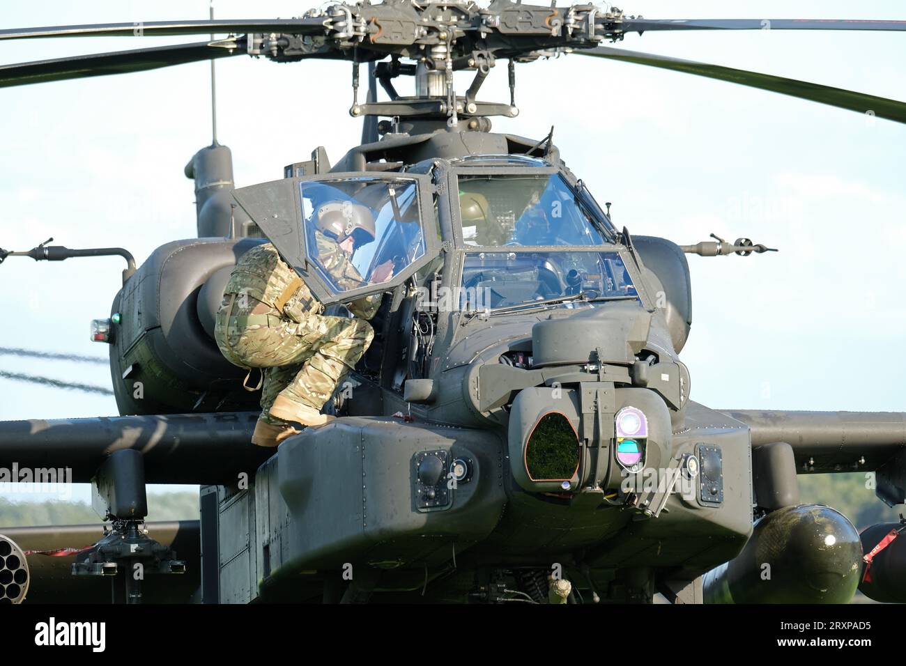 Army Air Corp AH-64 Apache AH1 hélicoptère d'attaque sur le champ de bataille basé à Wattisham Suffolk Royaume-Uni vu en déploiement en septembre 2023 Banque D'Images
