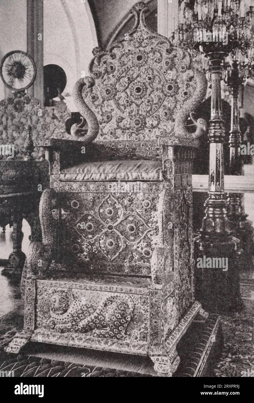 Le célèbre Trône de paon maintenant dans le Palais Royal à Téhéran, Iran, vers 1937 Banque D'Images