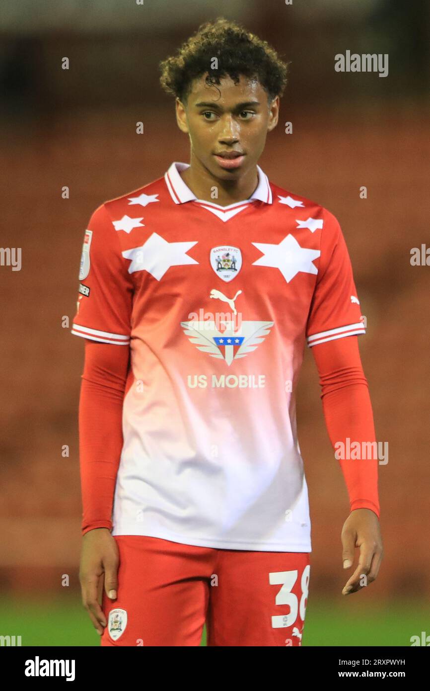 Theo Chapman #38 de Barnsley lors du match EFL Trophy Barnsley vs Manchester City U21 à Oakwell, Barnsley, Royaume-Uni. 26 septembre 2023. (Photo Alfie Cosgrove/News Images) crédit : News Images LTD/Alamy Live News Banque D'Images