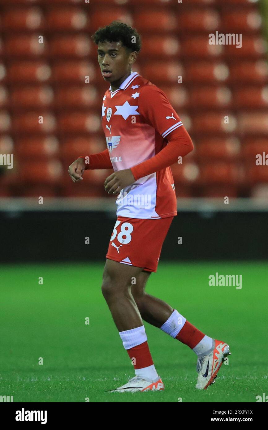 Theo Chapman #38 de Barnsley lors du match EFL Trophy Barnsley vs Manchester City U21 à Oakwell, Barnsley, Royaume-Uni. 26 septembre 2023. (Photo de Alfie Cosgrove/News Images) à Barnsley, Royaume-Uni le 9/26/2023. (Photo Alfie Cosgrove/News Images/Sipa USA) crédit : SIPA USA/Alamy Live News Banque D'Images