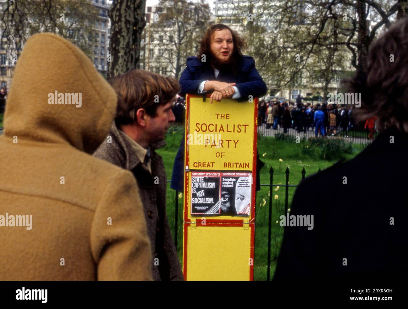 Un homme parlant au nom du Parti socialiste à Speakers Corner à Hyde Park, Londres, Angleterre Banque D'Images