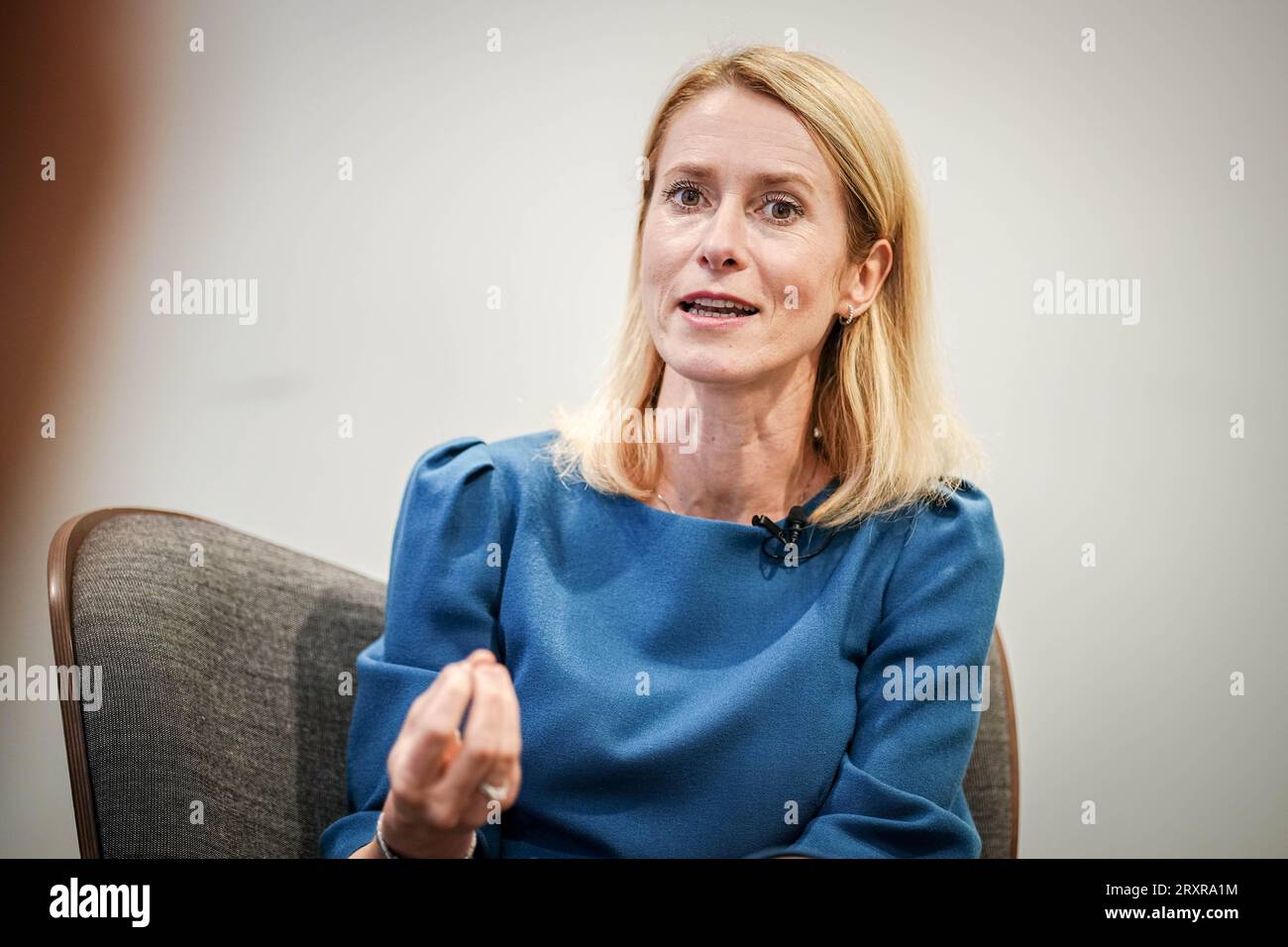 Tallinn, Estonie. 26 septembre 2023. Kaja Kallas, Premier ministre estonien, s'exprime dans une interview avec des journalistes de la Deutsche presse-Agentur. La conversation a eu lieu en marge de la conférence annuelle balte sur la défense. Le chef du gouvernement estonien a encouragé les autres États de l'OTAN à augmenter considérablement leurs dépenses de défense, à l'instar des républiques baltes. (À dpa 'Chef du gouvernement estonien : des dépenses de défense plus élevées nécessaires à l'OTAN') crédit : Kay Nietfeld/dpa/Alamy Live News Banque D'Images