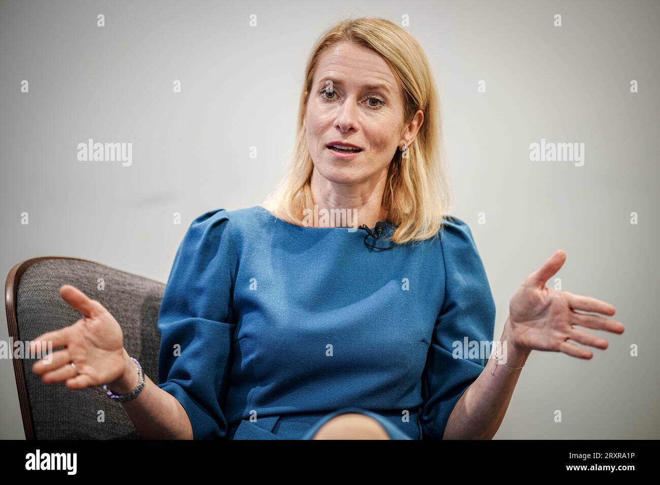 Tallinn, Estonie. 26 septembre 2023. Kaja Kallas, Premier ministre estonien, s'exprime dans une interview avec des journalistes de la Deutsche presse-Agentur. La conversation a eu lieu en marge de la conférence annuelle balte sur la défense. Le chef du gouvernement estonien a encouragé les autres États de l'OTAN à augmenter considérablement leurs dépenses de défense, à l'instar des républiques baltes. (À dpa 'Chef du gouvernement estonien : des dépenses de défense plus élevées nécessaires à l'OTAN') crédit : Kay Nietfeld/dpa/Alamy Live News Banque D'Images