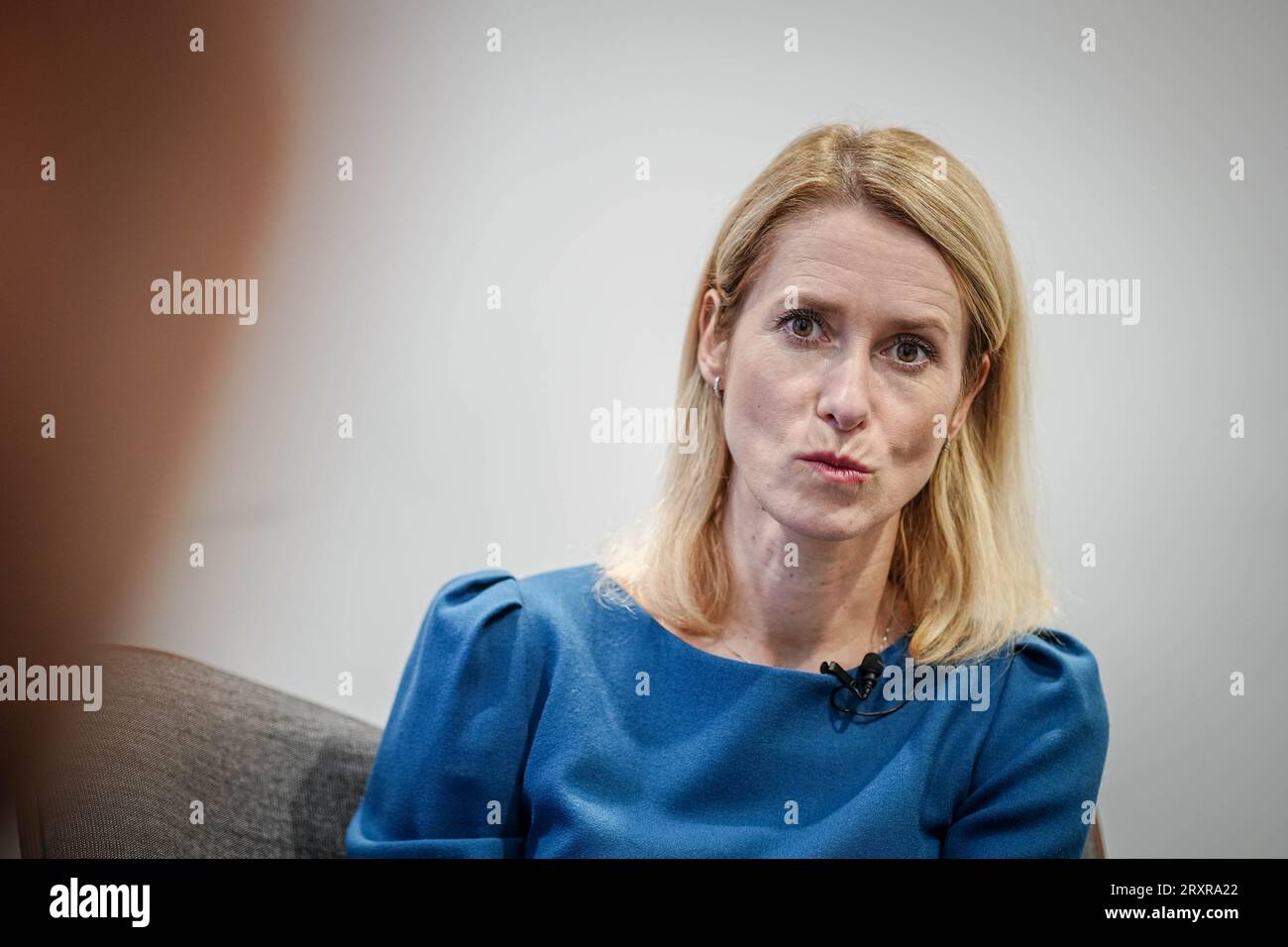 Tallinn, Estonie. 26 septembre 2023. Kaja Kallas, Premier ministre estonien, s'exprime dans une interview avec des journalistes de la Deutsche presse-Agentur. La conversation a eu lieu en marge de la conférence annuelle balte sur la défense. Crédit : Kay Nietfeld/dpa/Alamy Live News Banque D'Images
