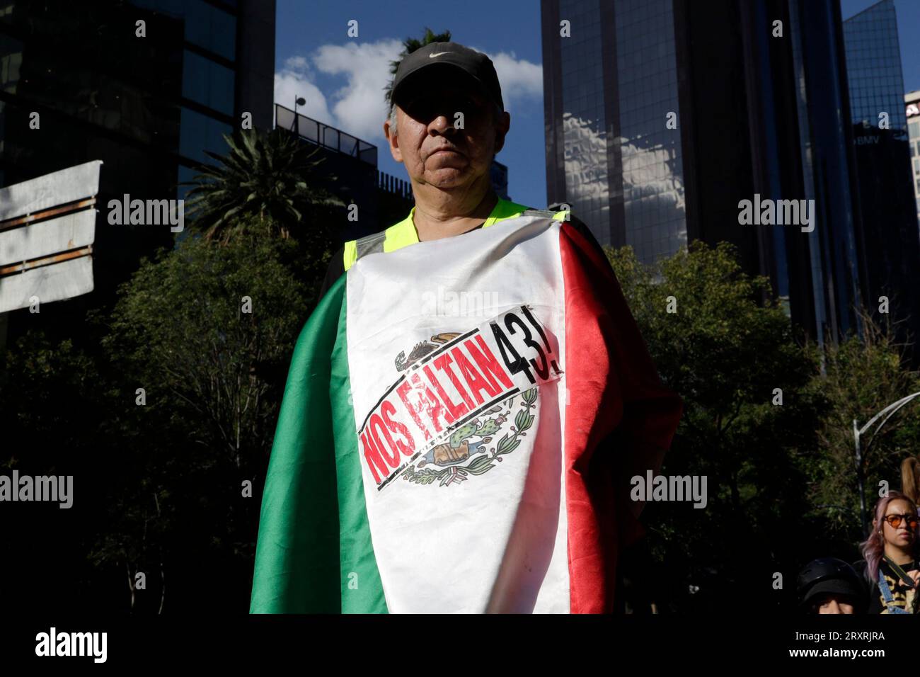 Mexico, Mexique. 26 septembre 2023. Les participants à la marche pour commémorer les 9 ans de la disparition forcée des 43 élèves de l’école normale d’Ayotzinapa ; ils réclament justice dans la mobilisation à Mexico. Le 26 septembre 2023 à Mexico, Mexique (crédit image : © Luis Barron/eyepix via ZUMA Press Wire) USAGE ÉDITORIAL SEULEMENT! Non destiné à UN USAGE commercial ! Banque D'Images