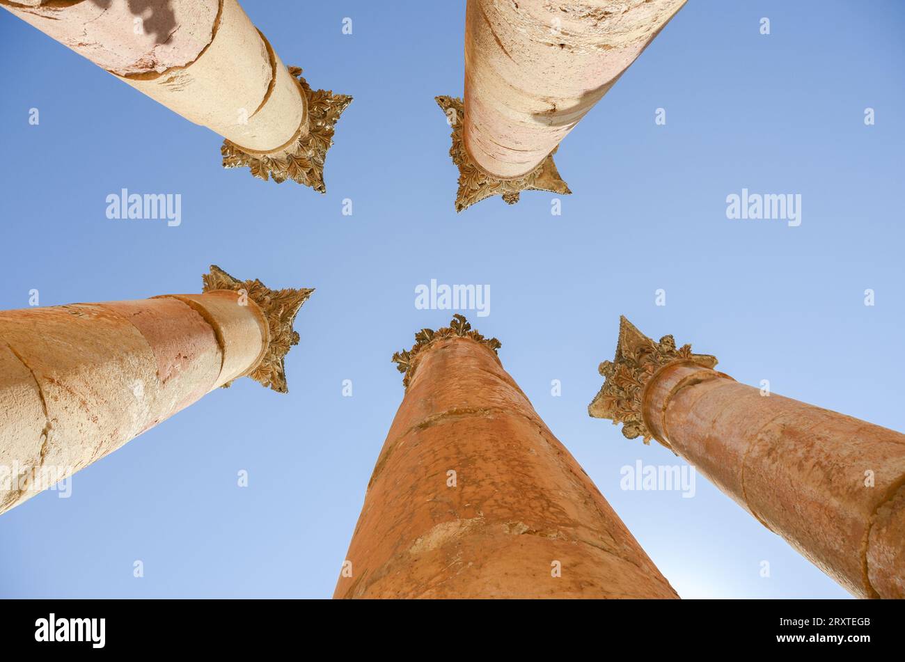 Colonnes corinthiennes du site de Jerash Banque D'Images