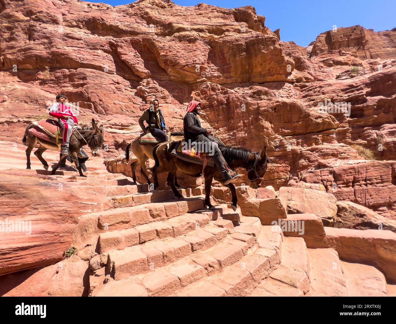 Sur le chemin du monastère de Petra (Al Dayr), Parc archéologique de Petra, UNESCO, l'une des sept nouvelles merveilles du monde, Petra, Jordanie Banque D'Images