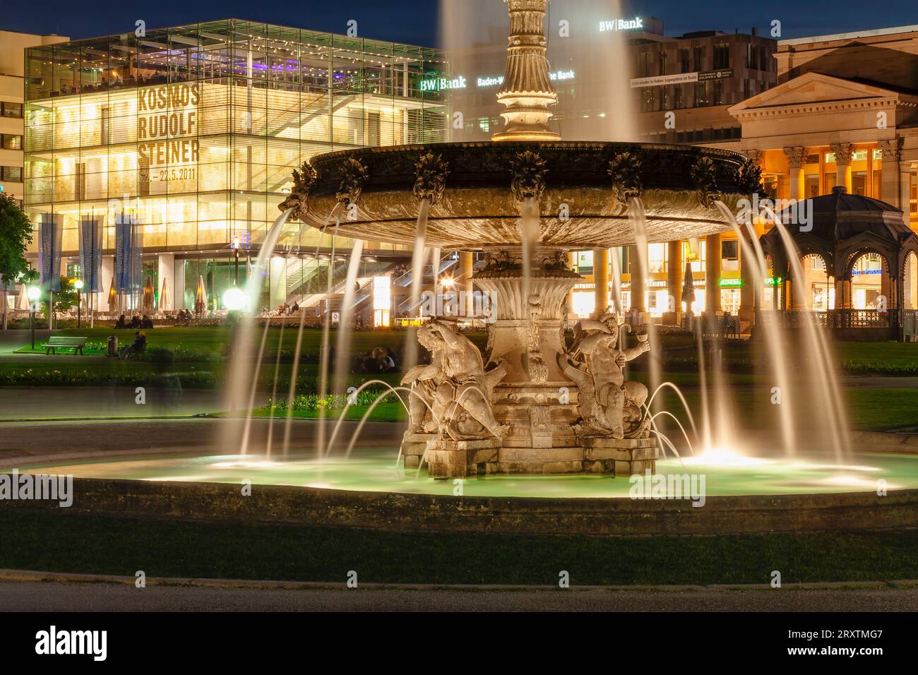 Musée d'Art et bâtiment Konigsbau sur la place Schlossplatz, Stuttgart, Bade-Wurtemberg, Allemagne, Europe Banque D'Images